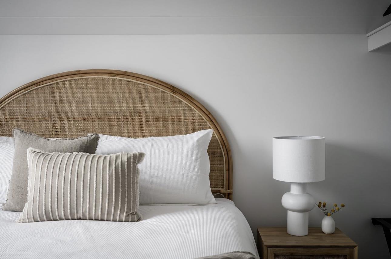 Arched Closed Webbing Bedhead