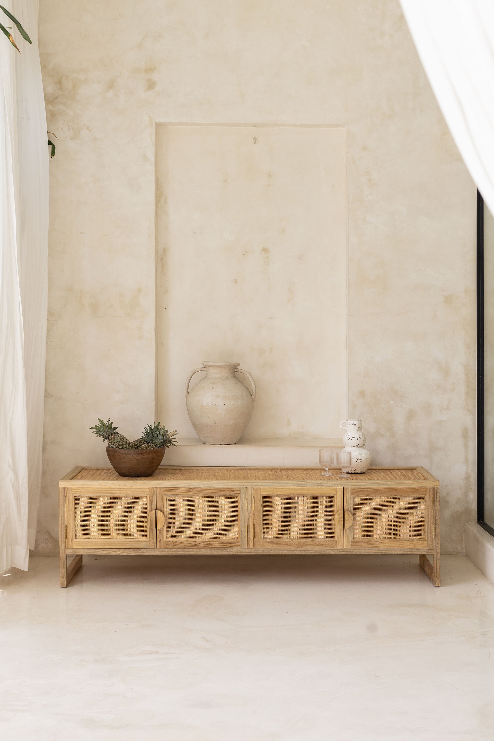Layla Entertainment Cabinet