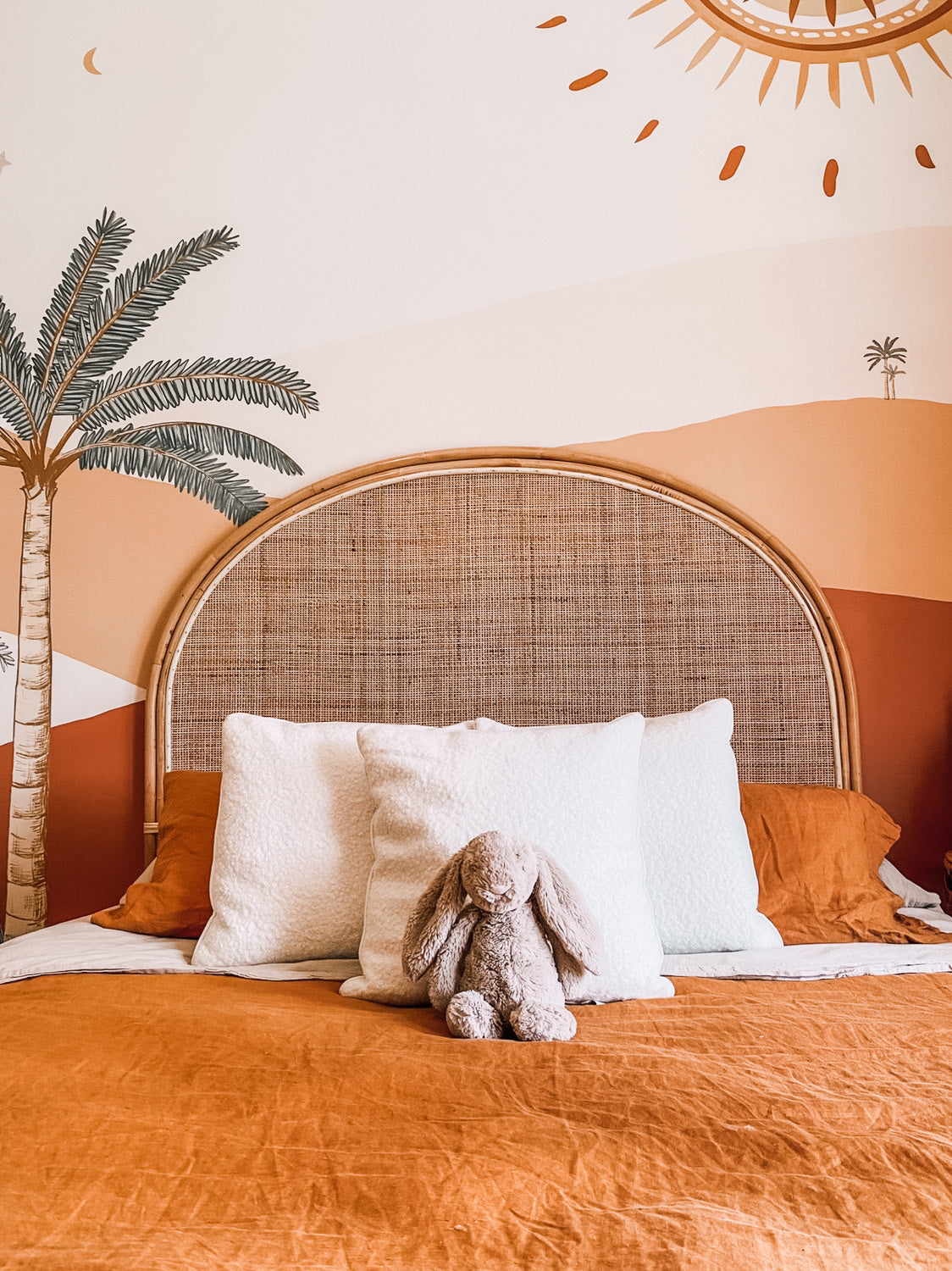 Arched Closed Webbing Bedhead