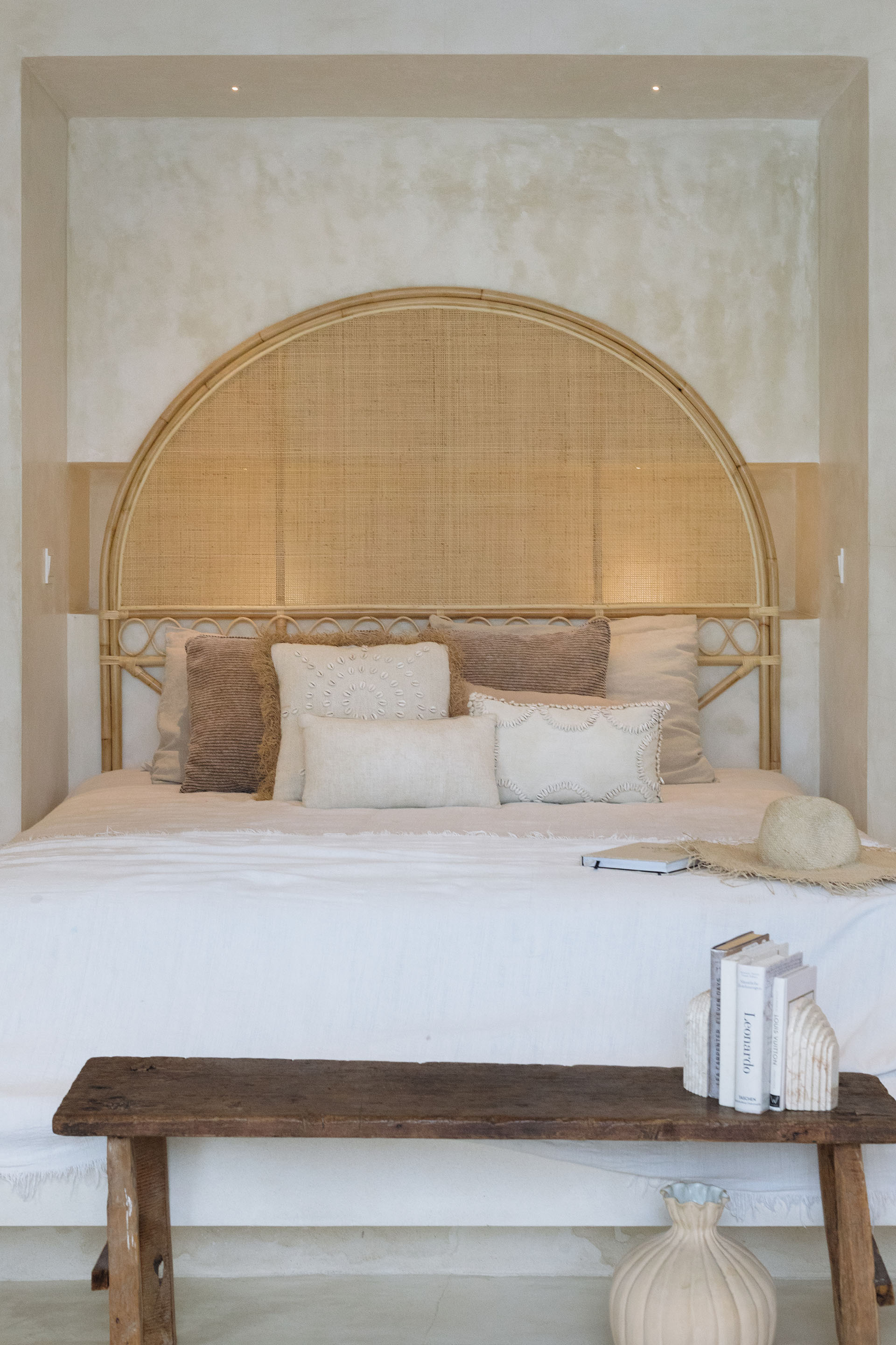 Arched Closed Webbing Bedhead