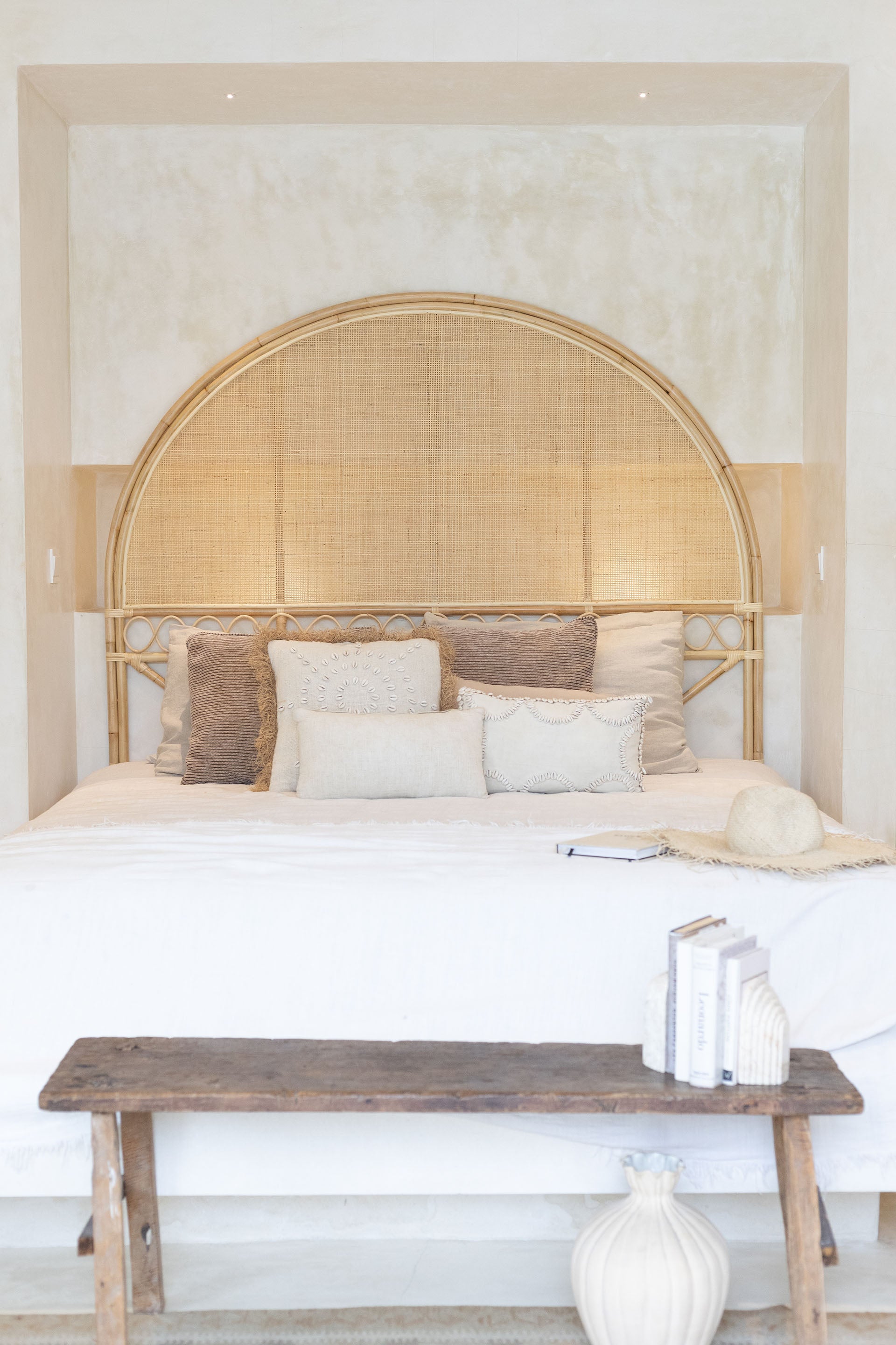 Arched Closed Webbing Bedhead