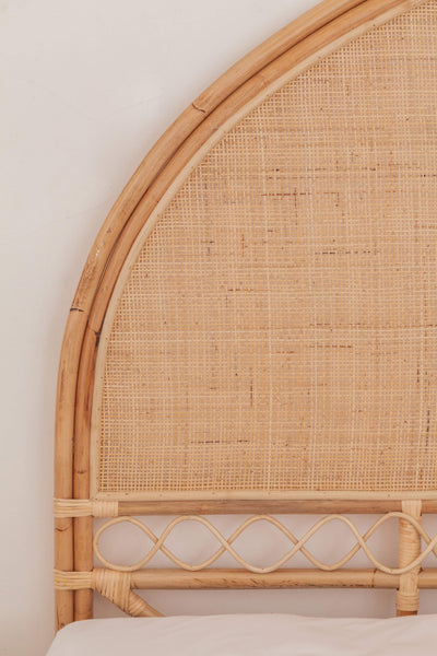 Close up of the Arched Natrual Rattan Bedhead, you can see the texture of the natural rattan. 